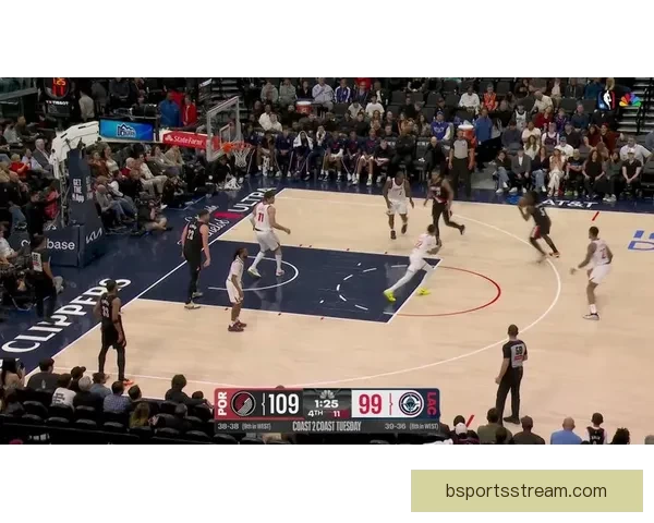 霍勒迪三分7记砍下30分开拓者力克快船 阿夫迪亚28分准三双小卡空砍28分